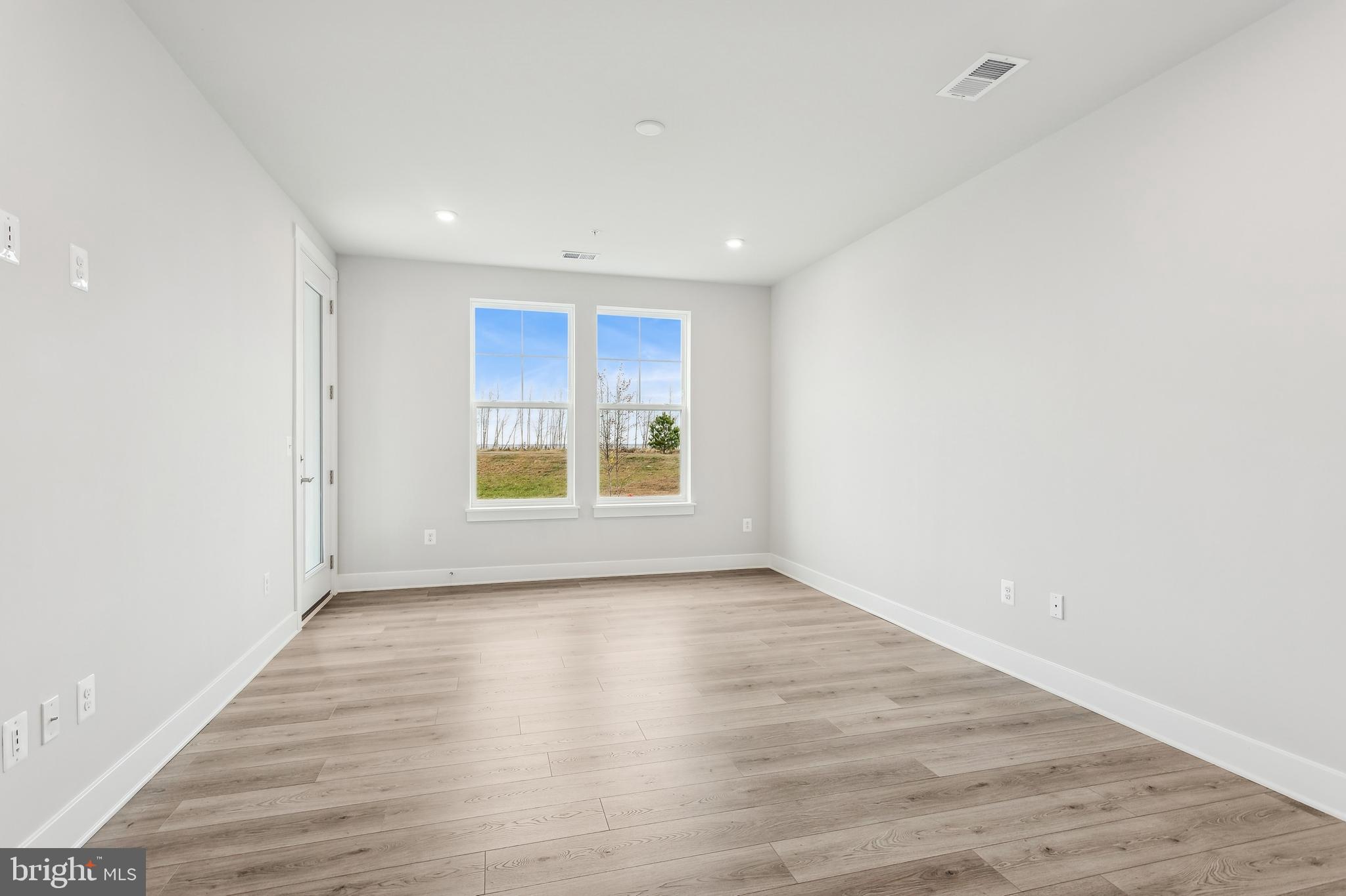 FOUR SEASONS AT KENT ISLAND - Residential