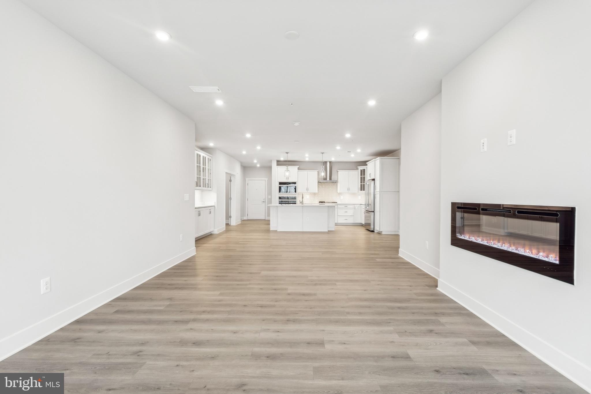 FOUR SEASONS AT KENT ISLAND - Residential