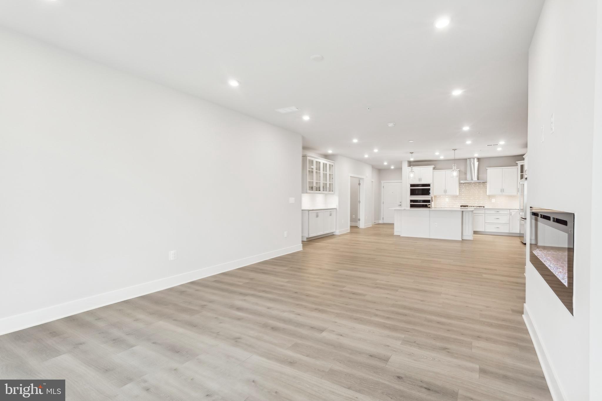 FOUR SEASONS AT KENT ISLAND - Residential