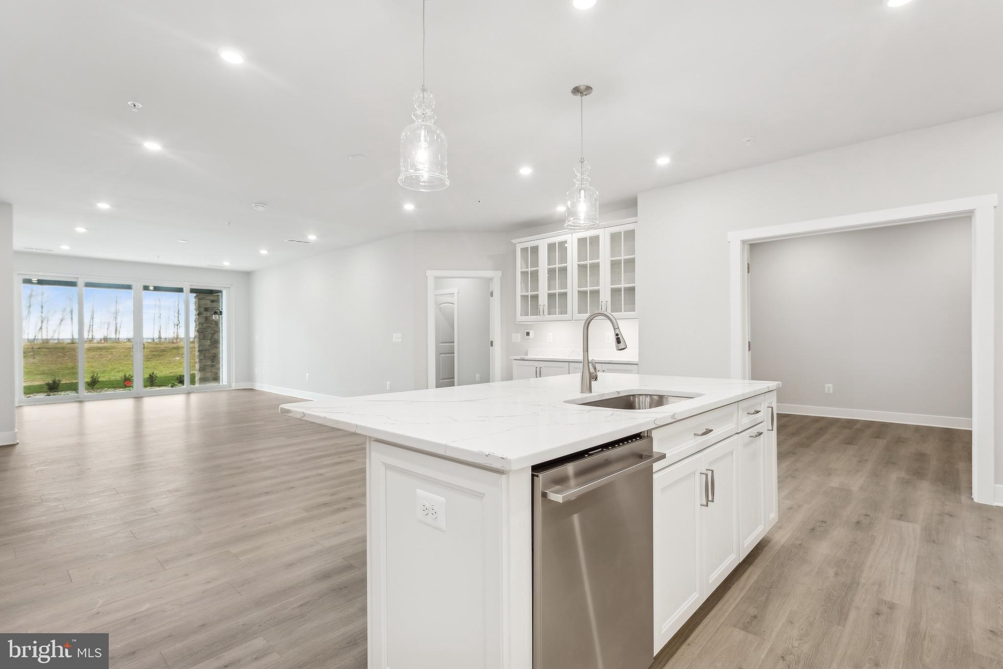 FOUR SEASONS AT KENT ISLAND - Residential