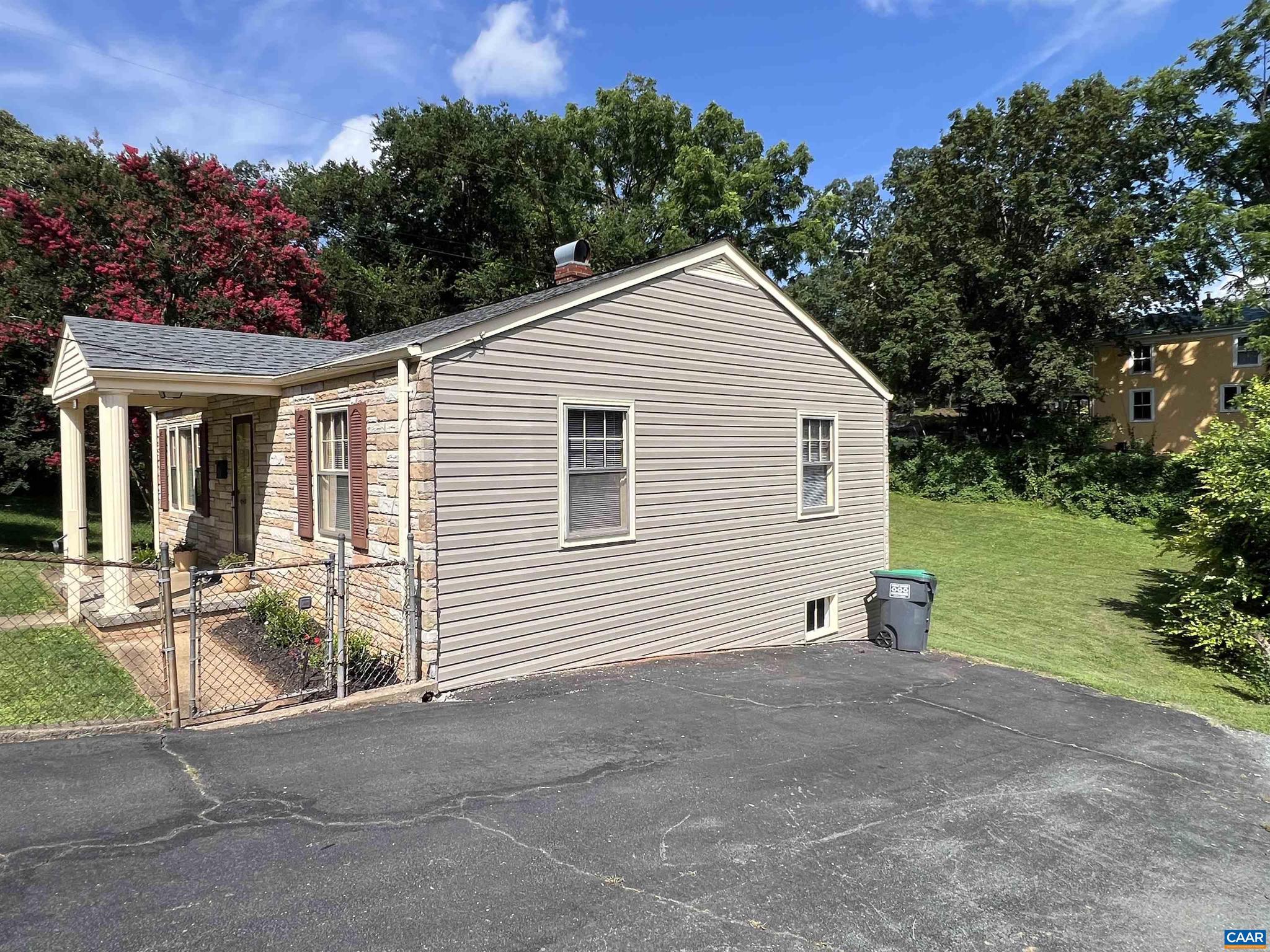 BELMONT - Residential