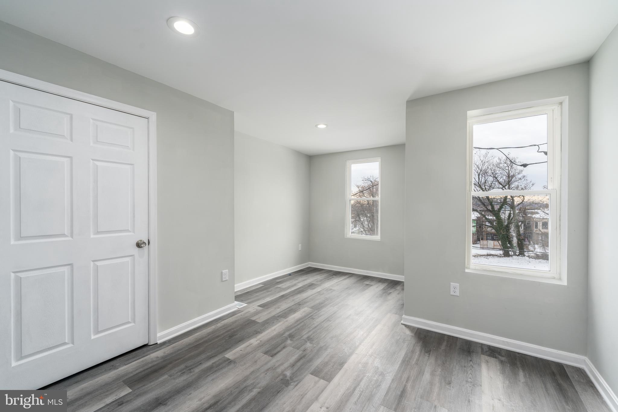 BROADWAY EAST - Residential