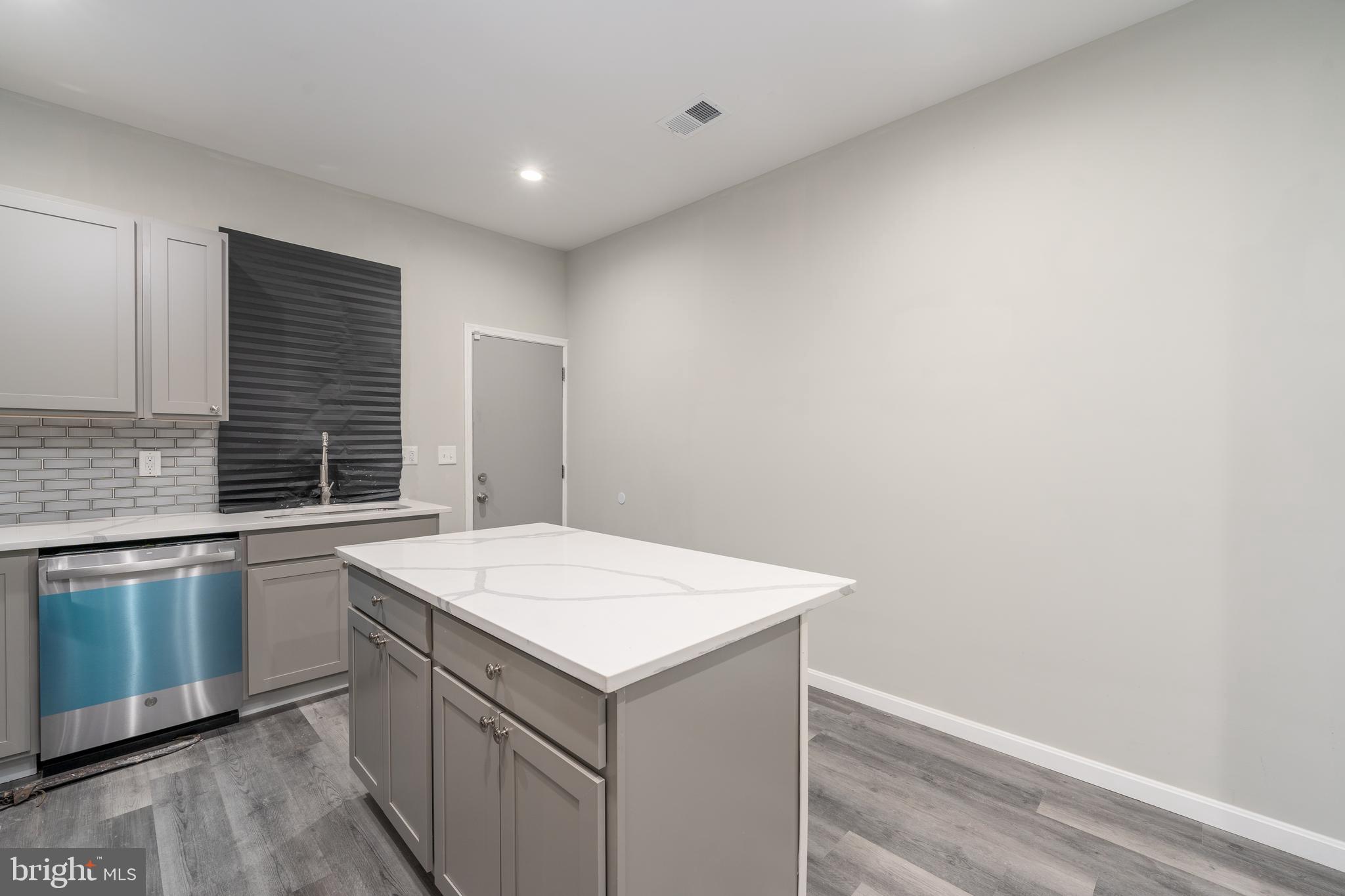 BROADWAY EAST - Residential