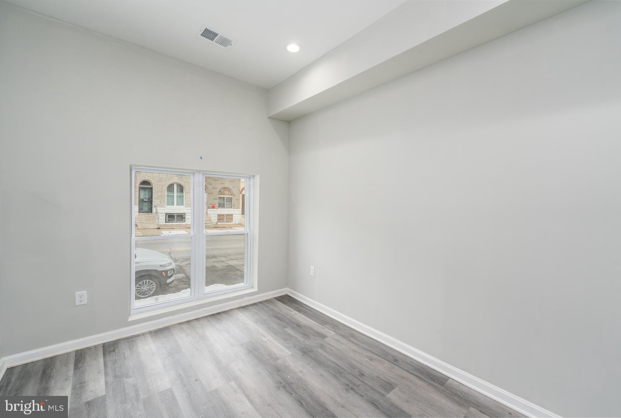 BROADWAY EAST - Residential