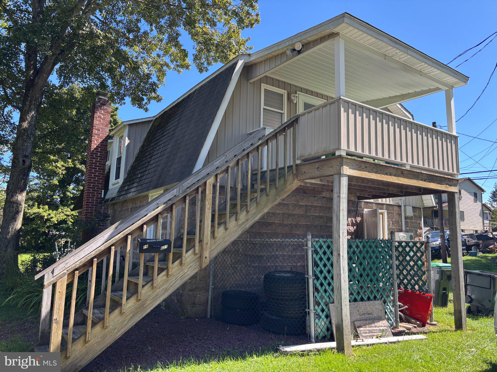621 HEMLOCK STREET