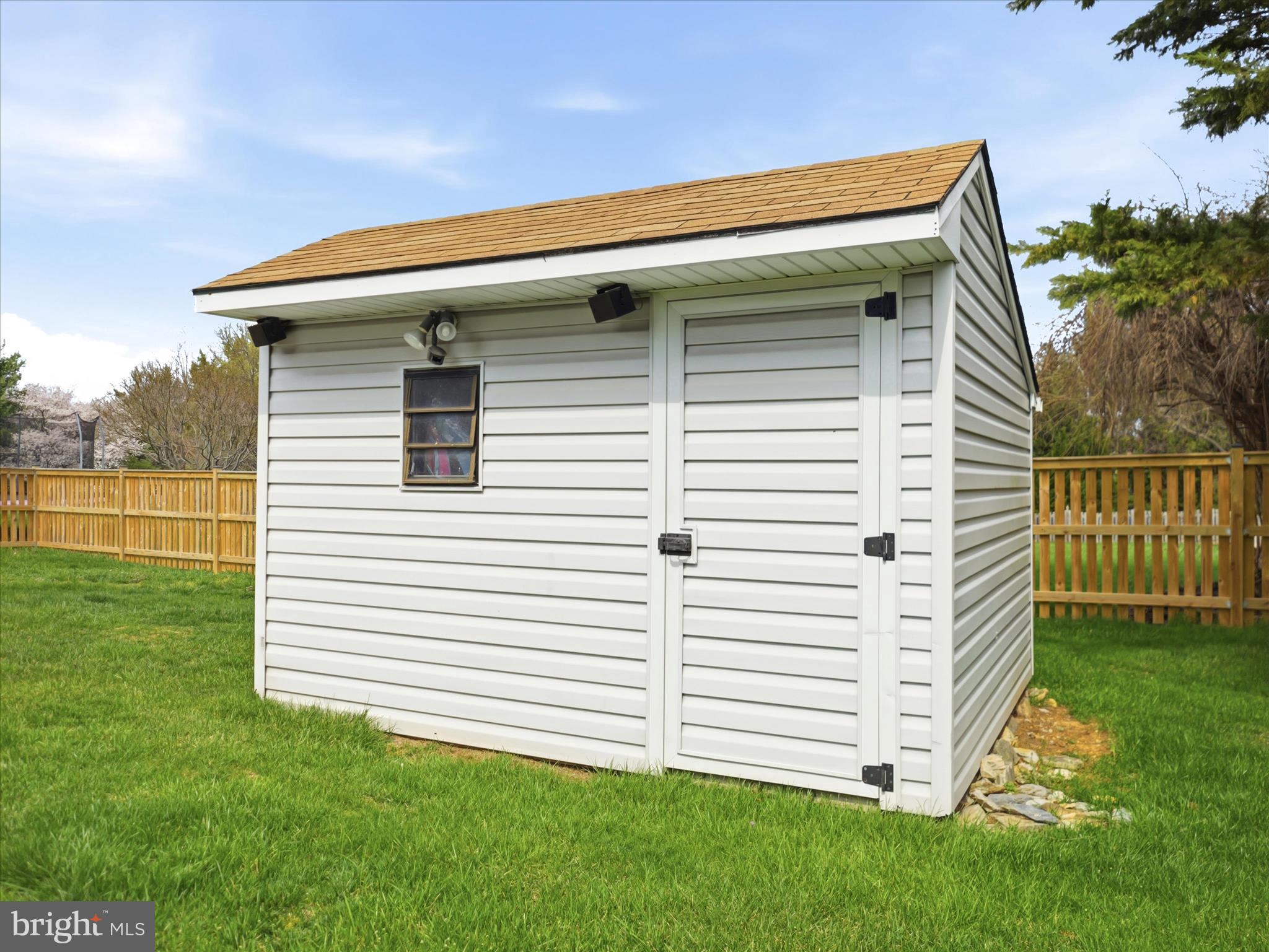 CRESTVIEW - Residential