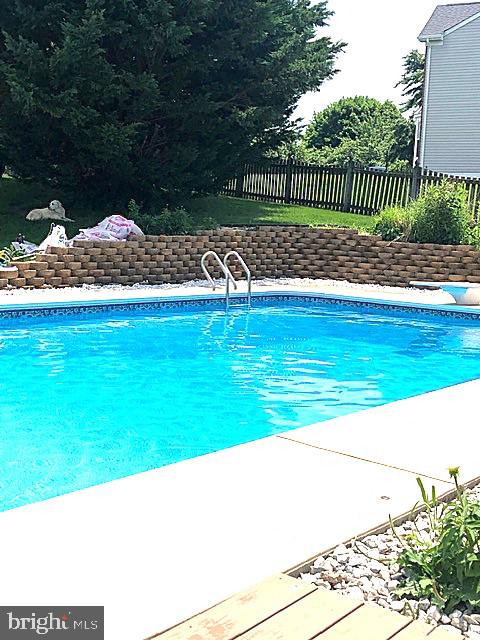 CRESTVIEW - Residential