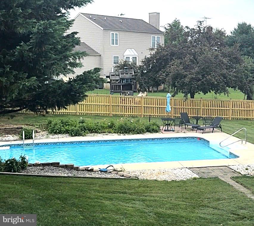 CRESTVIEW - Residential