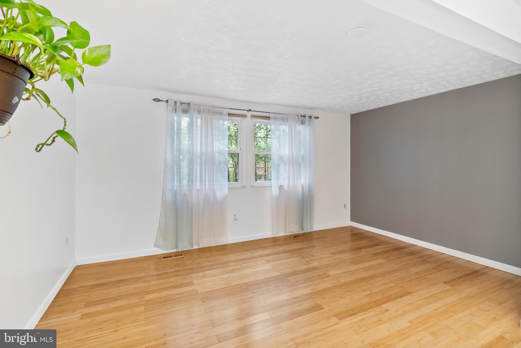 MURRAY HILL - Residential