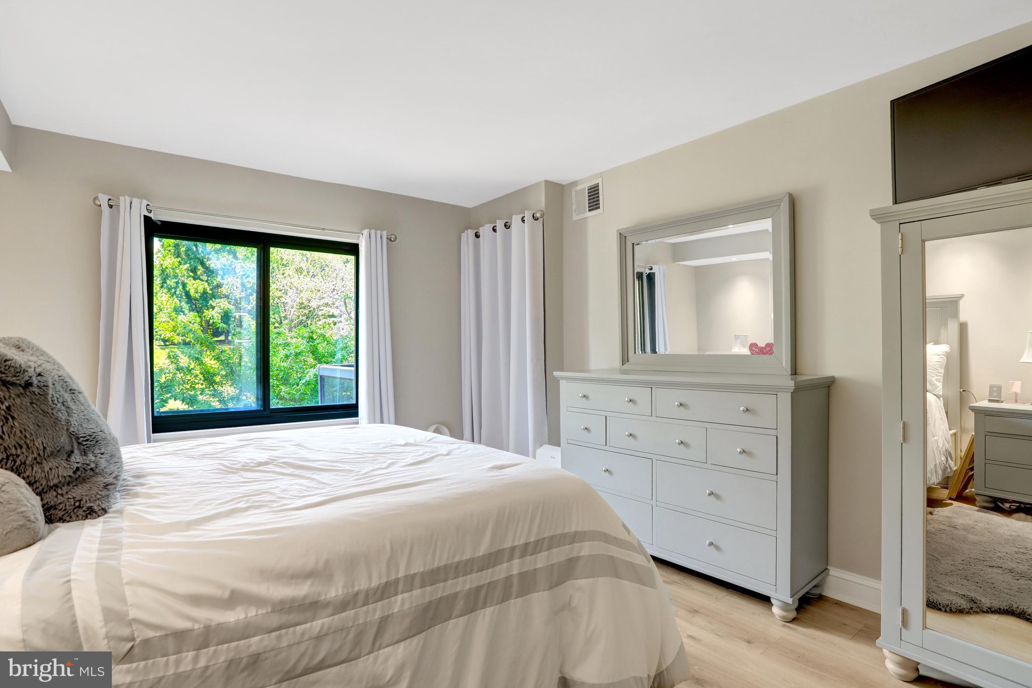 205 YOAKUM PARKWAY 314