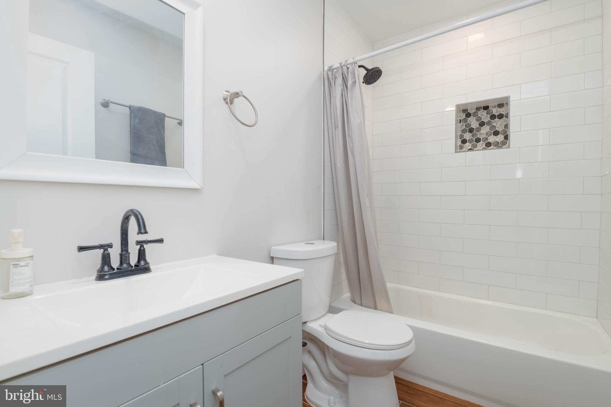 MCELDERRY PARK - Residential Lease