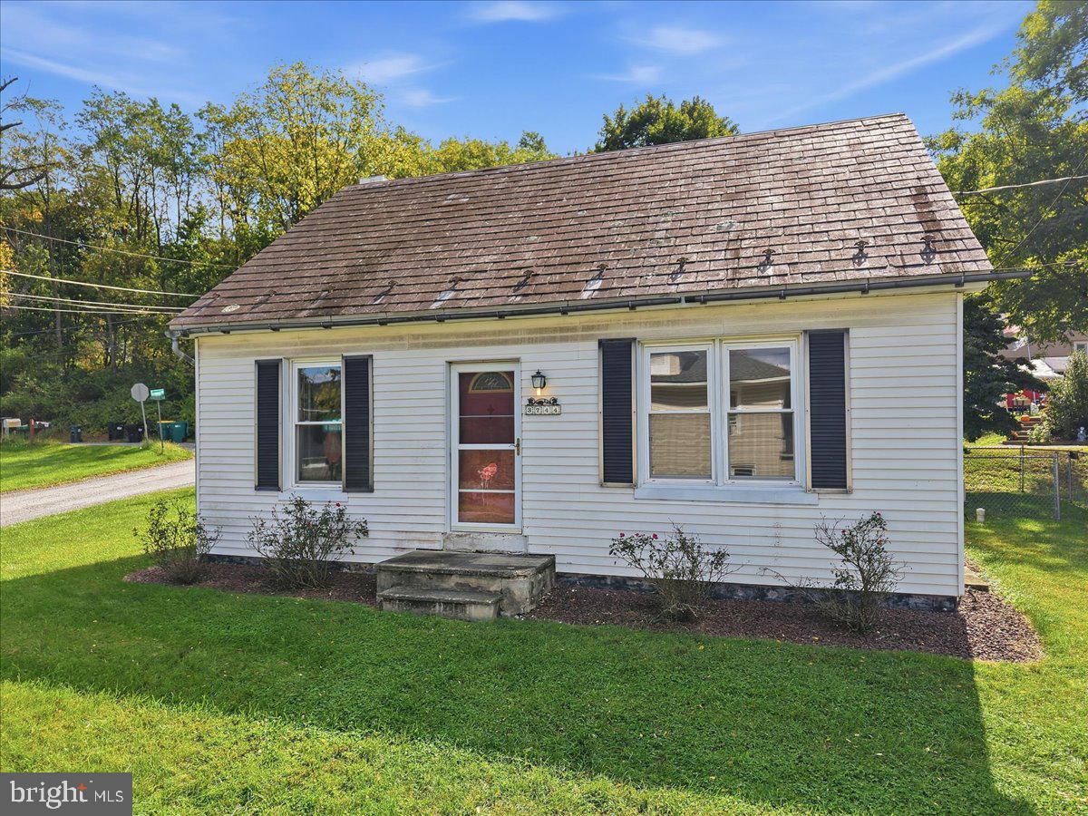 3744 REDBUD DRIVE