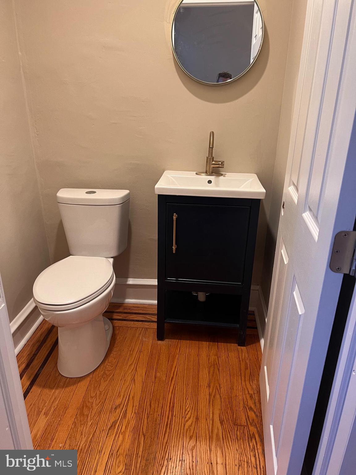 PORT RICHMOND - Residential Lease