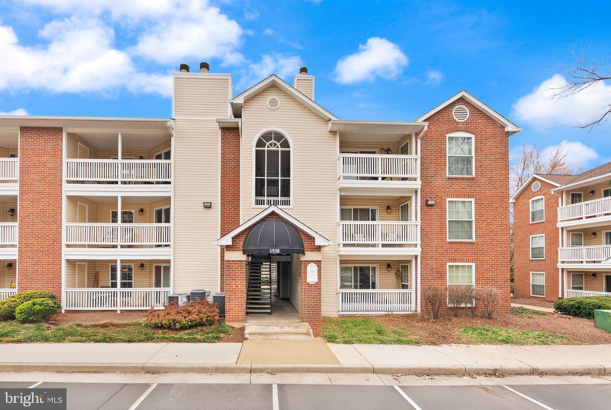 FOUNTAINS AT MCLEAN - Residential