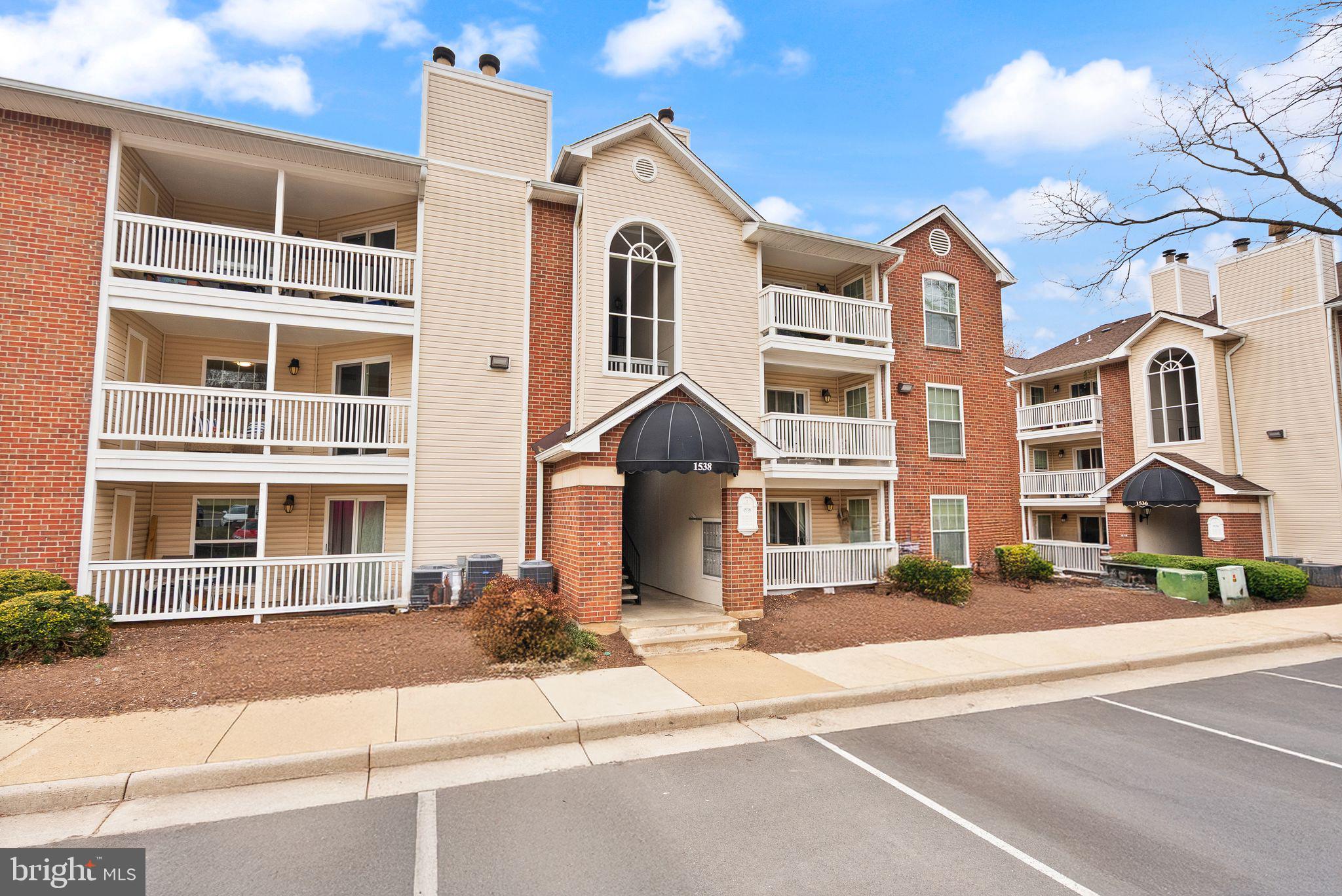 FOUNTAINS AT MCLEAN - Residential