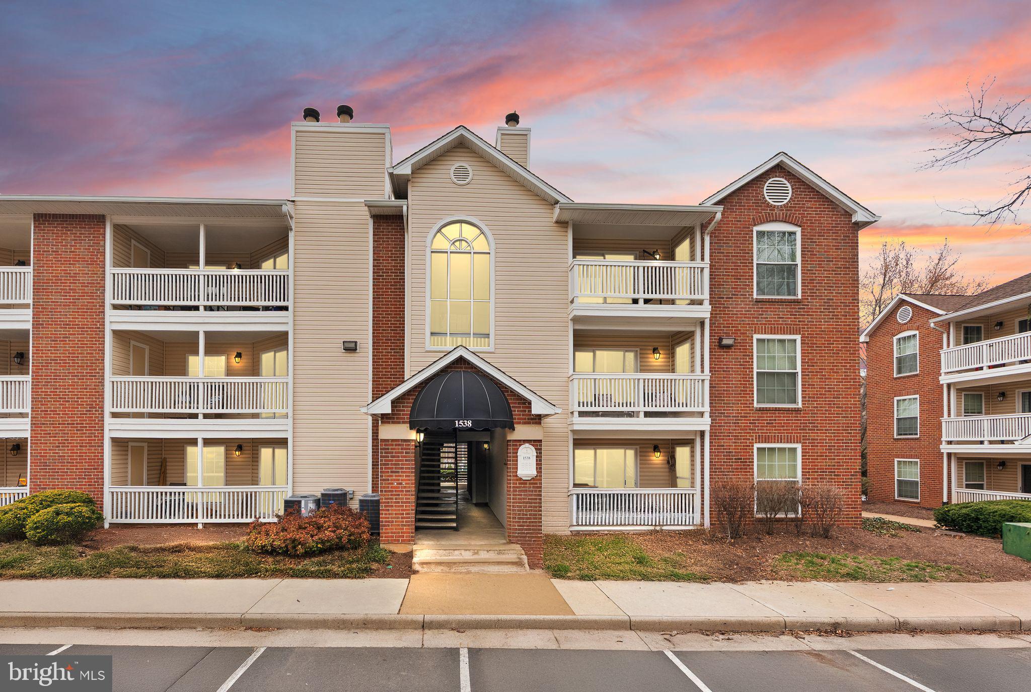 FOUNTAINS AT MCLEAN - Residential