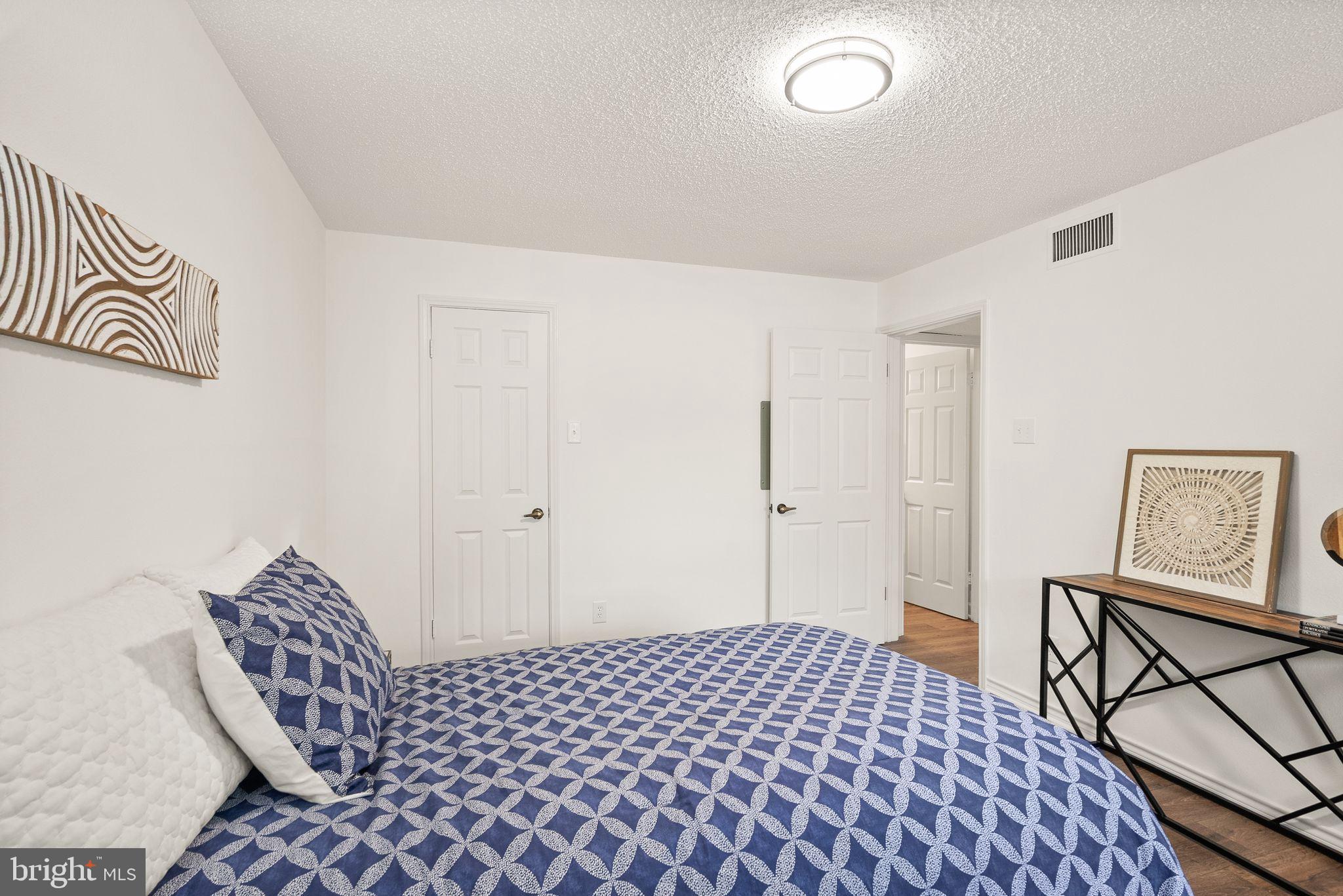 FOUNTAINS AT MCLEAN - Residential