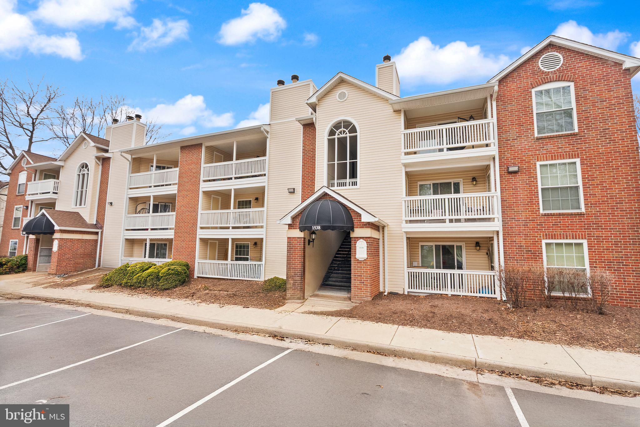 FOUNTAINS AT MCLEAN - Residential