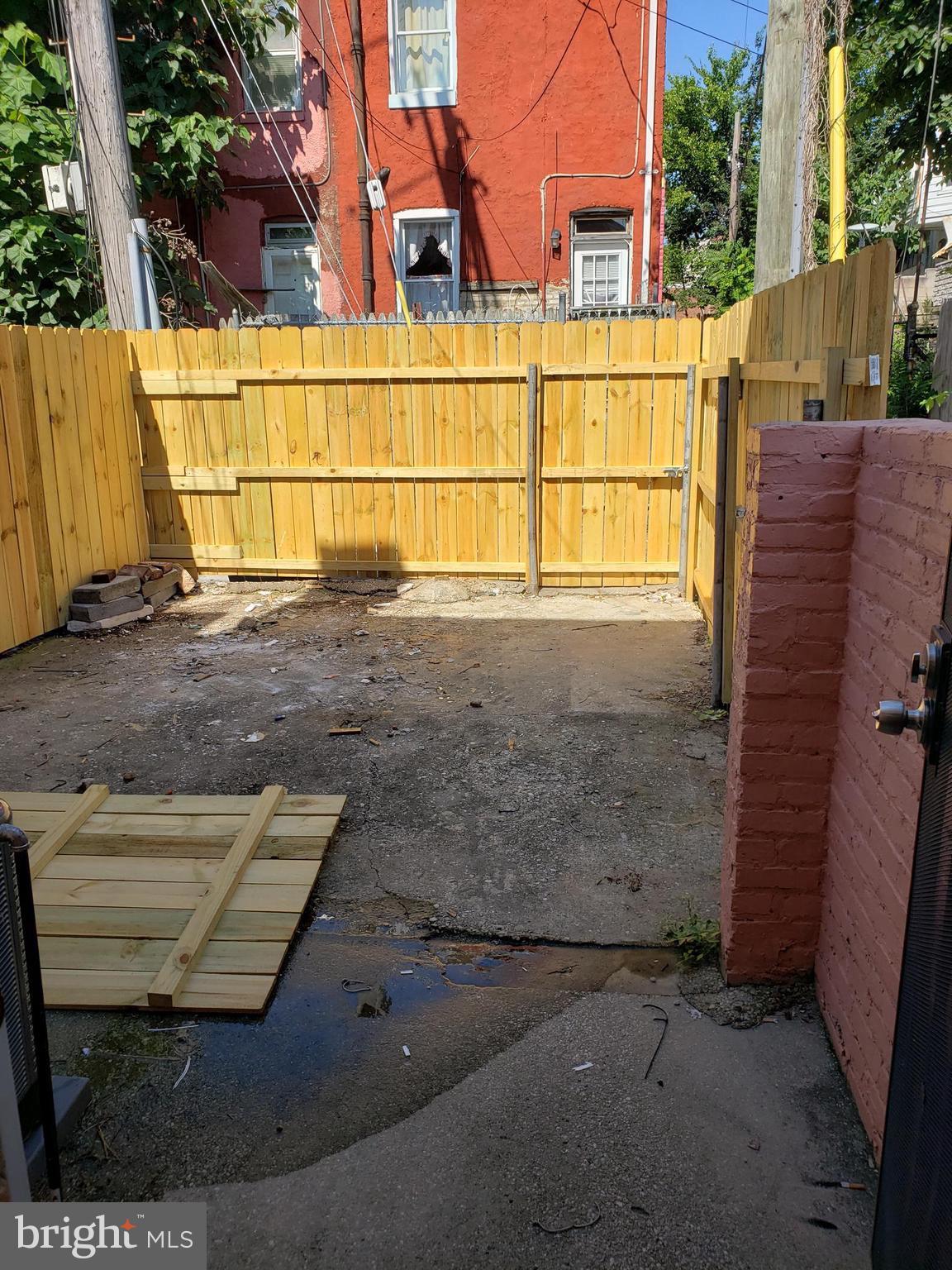 BROADWAY EAST - Residential Lease