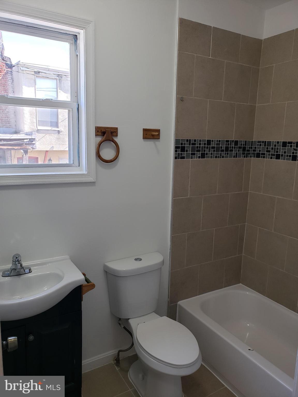 BROADWAY EAST - Residential Lease