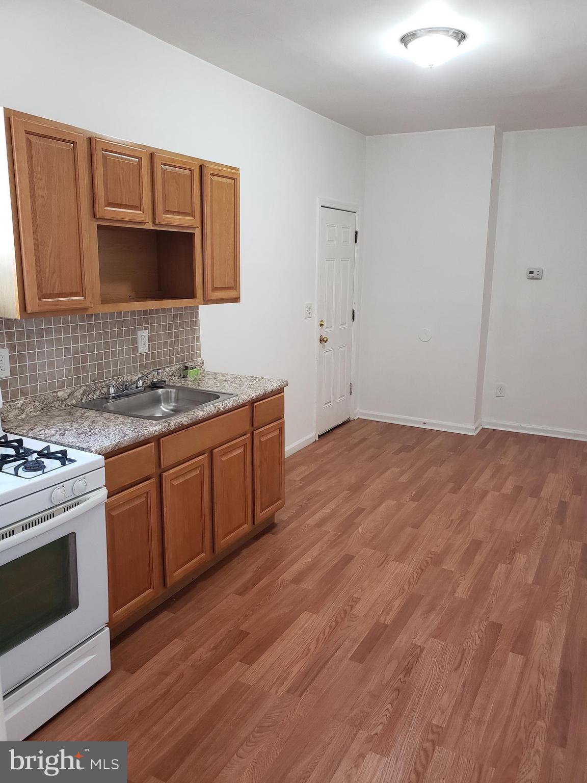 BROADWAY EAST - Residential Lease