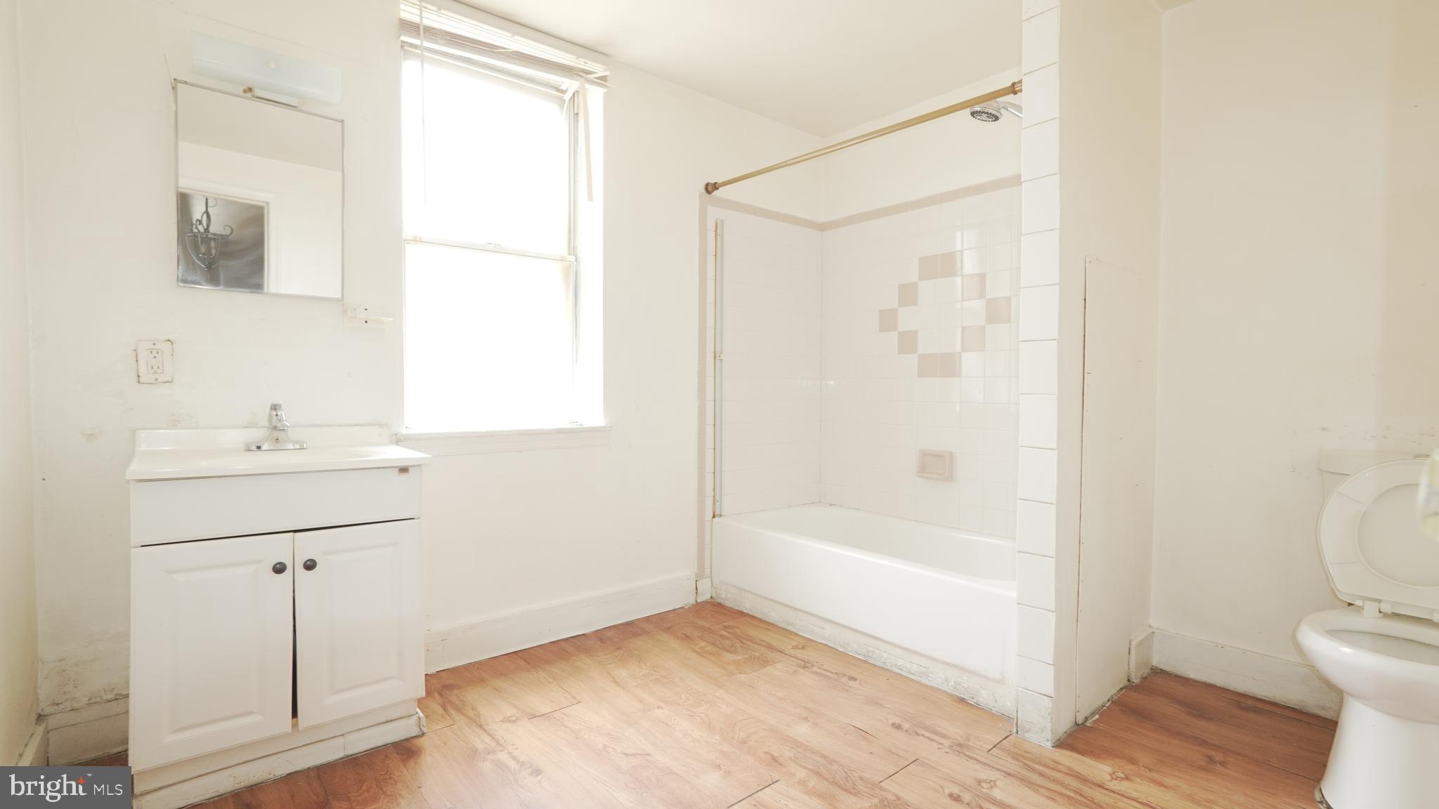 KENSINGTON - Residential