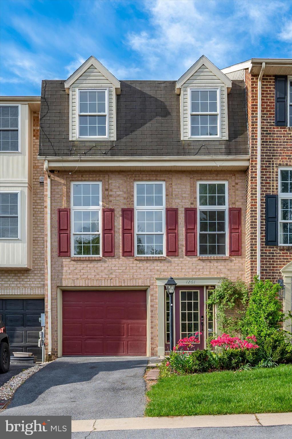 NORTH GATE TOWNE HOMES - Residential