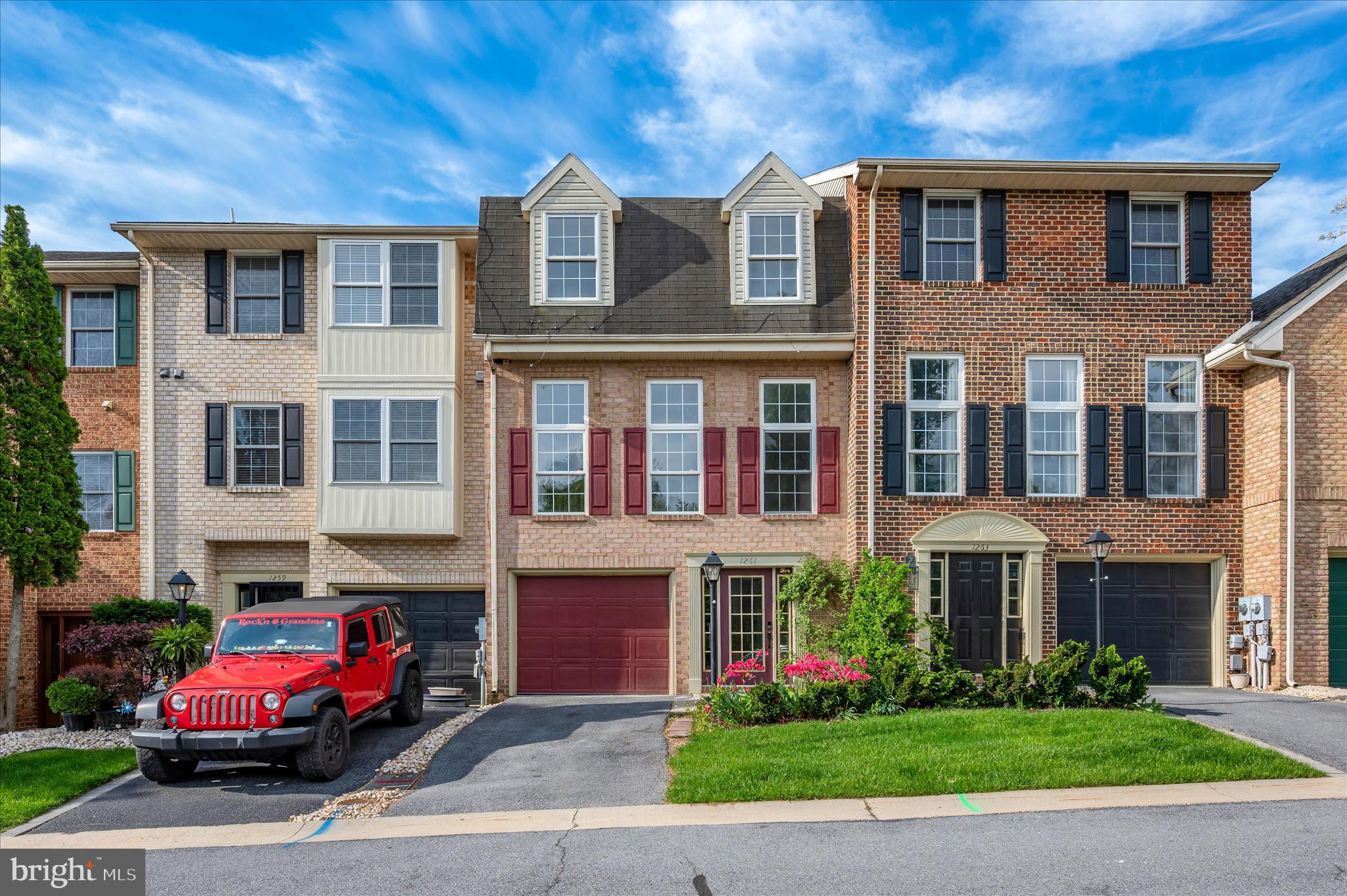NORTH GATE TOWNE HOMES - Residential