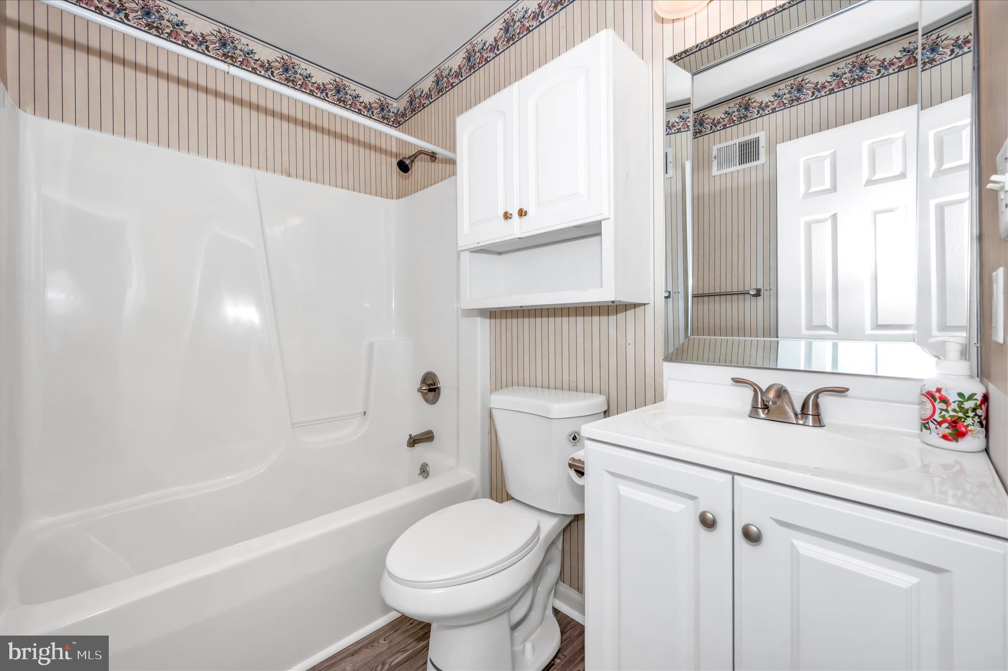 NORTH GATE TOWNE HOMES - Residential