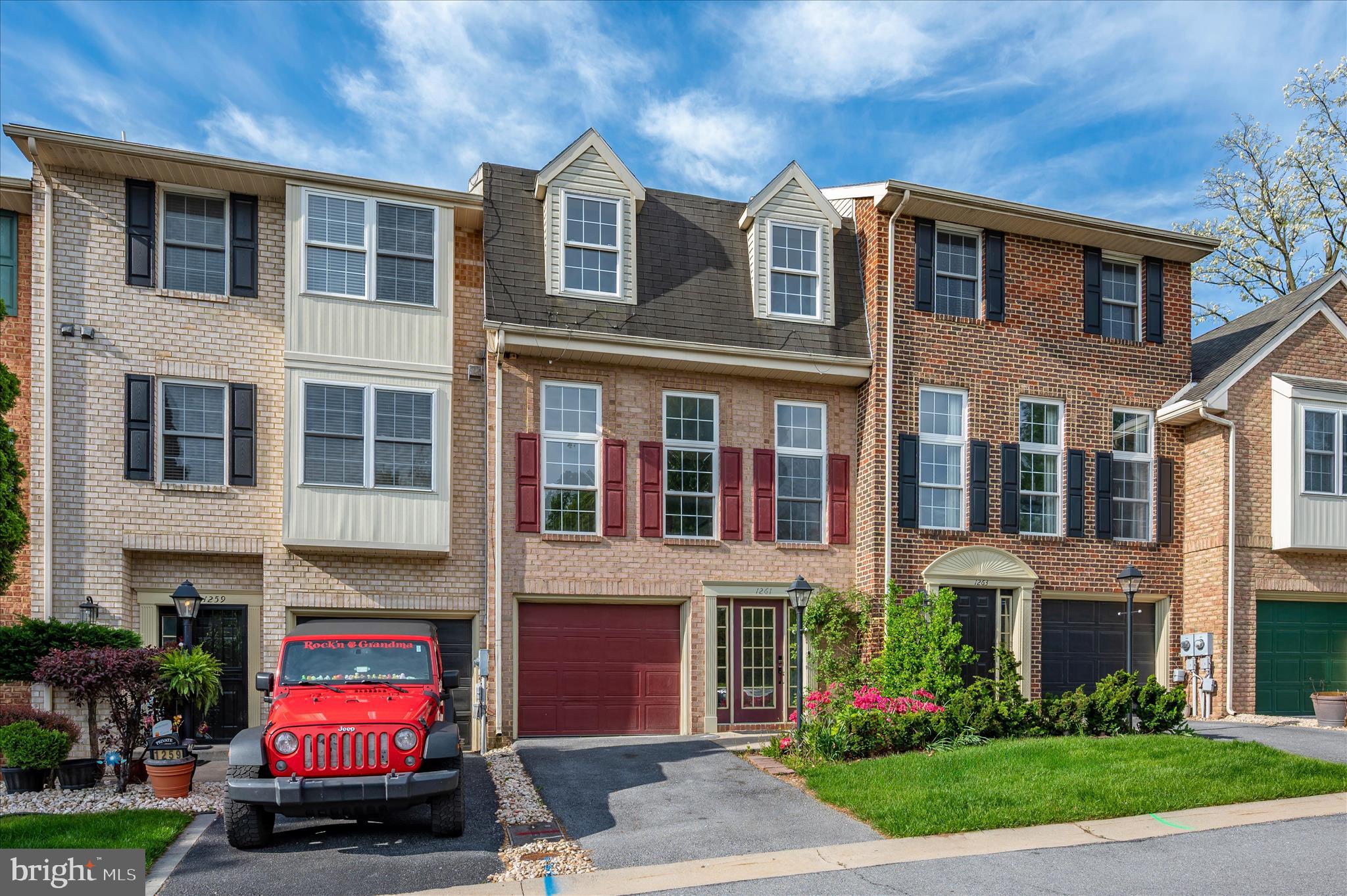 NORTH GATE TOWNE HOMES - Residential