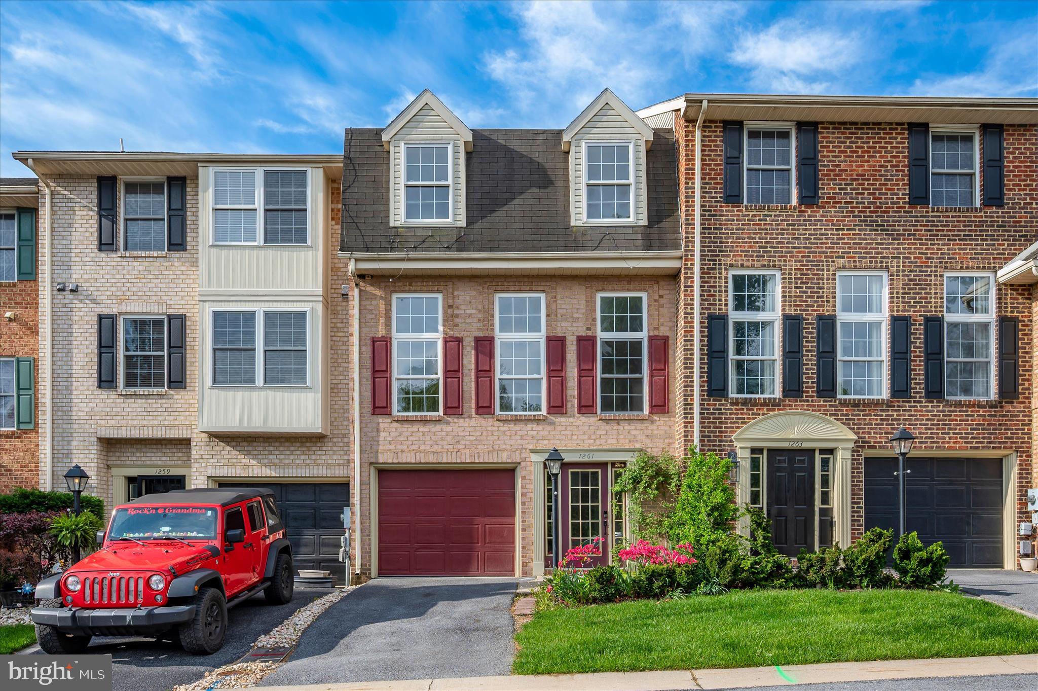 NORTH GATE TOWNE HOMES - Residential
