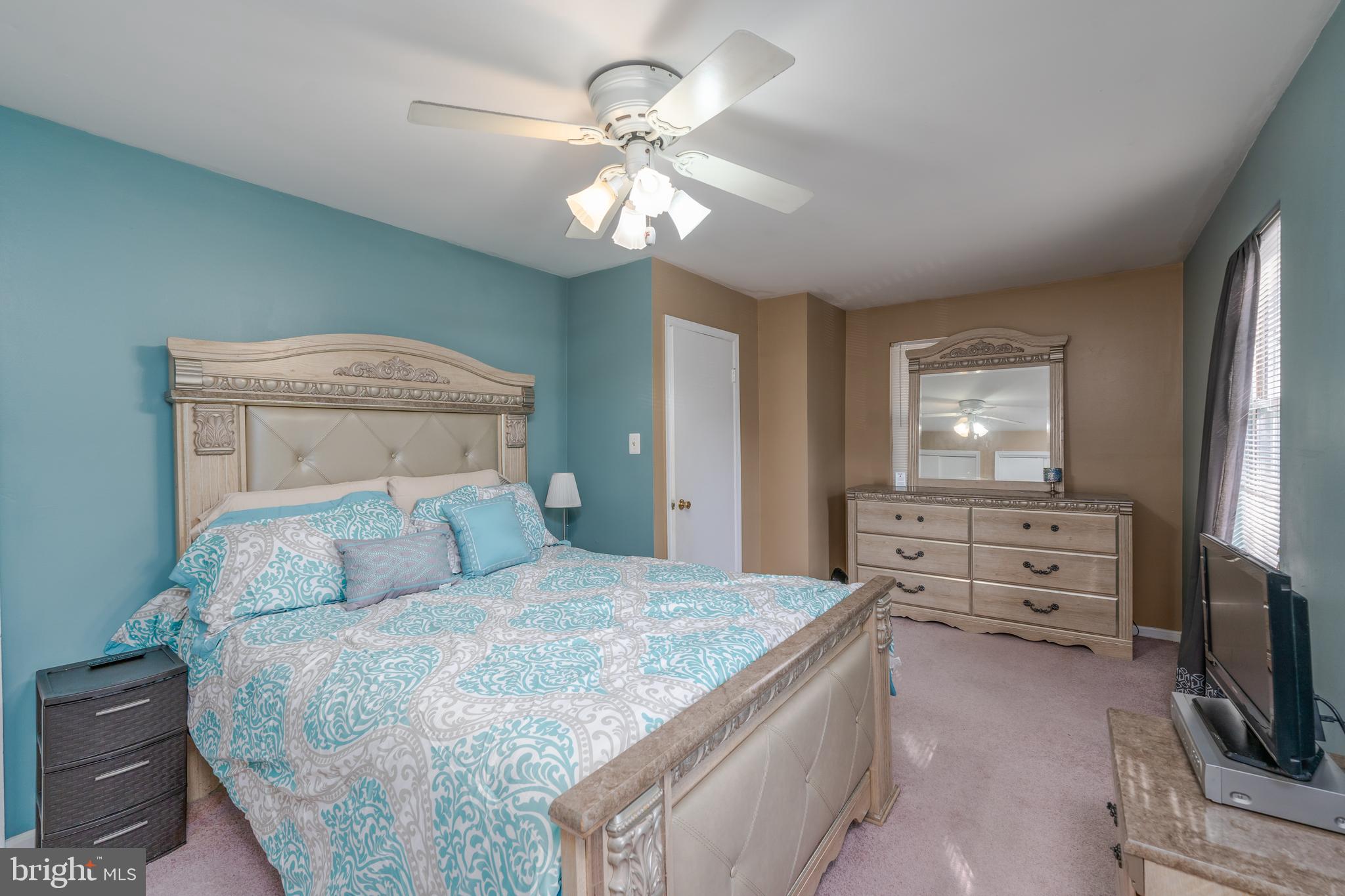 ARBORY CONDOS - Residential