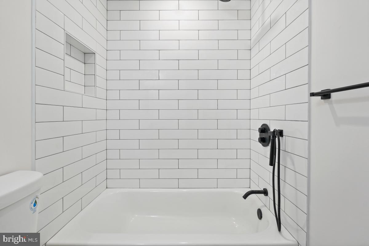 TERRACE TOWNHOUSES OF ANNANDALE - Residential