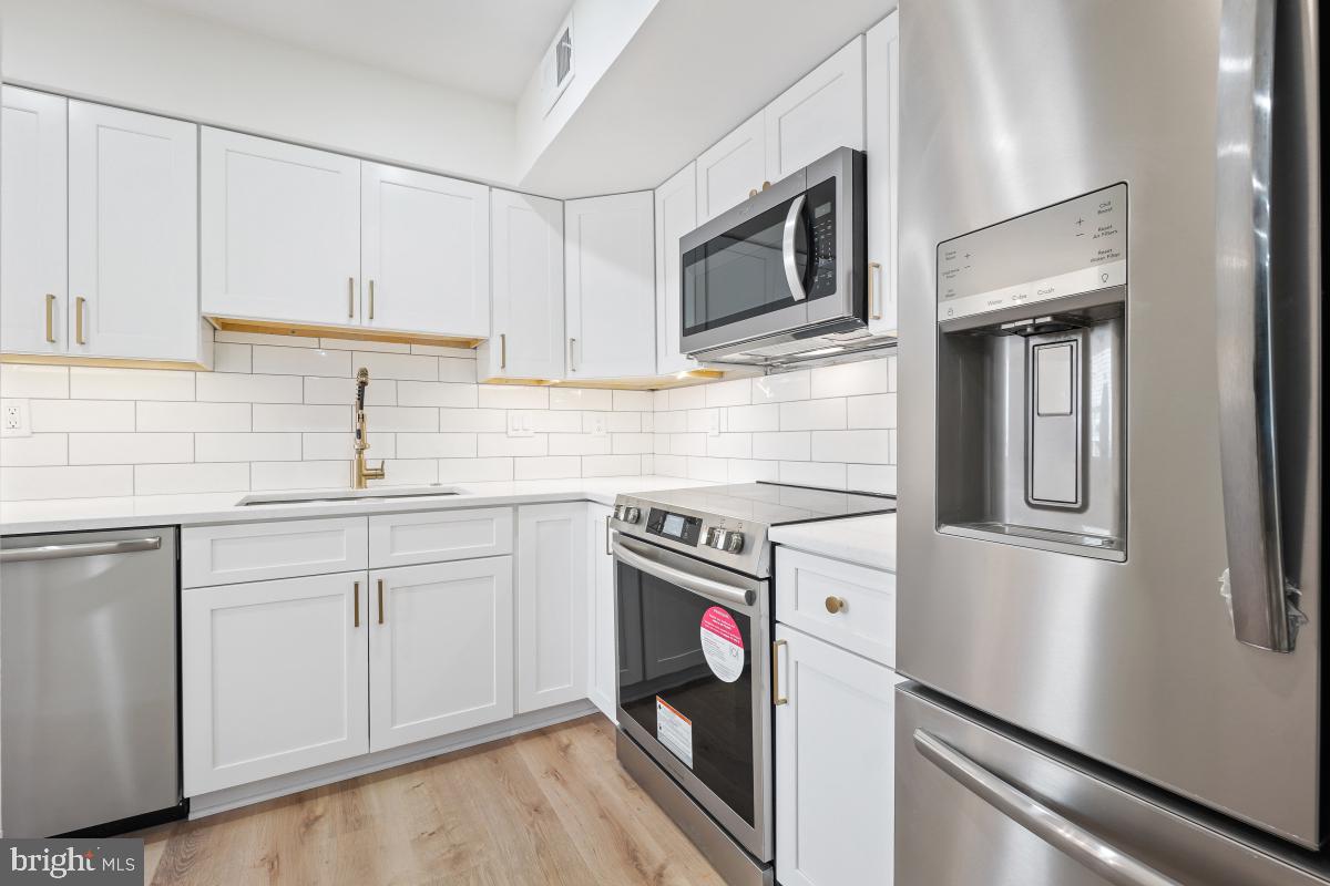 TERRACE TOWNHOUSES OF ANNANDALE - Residential