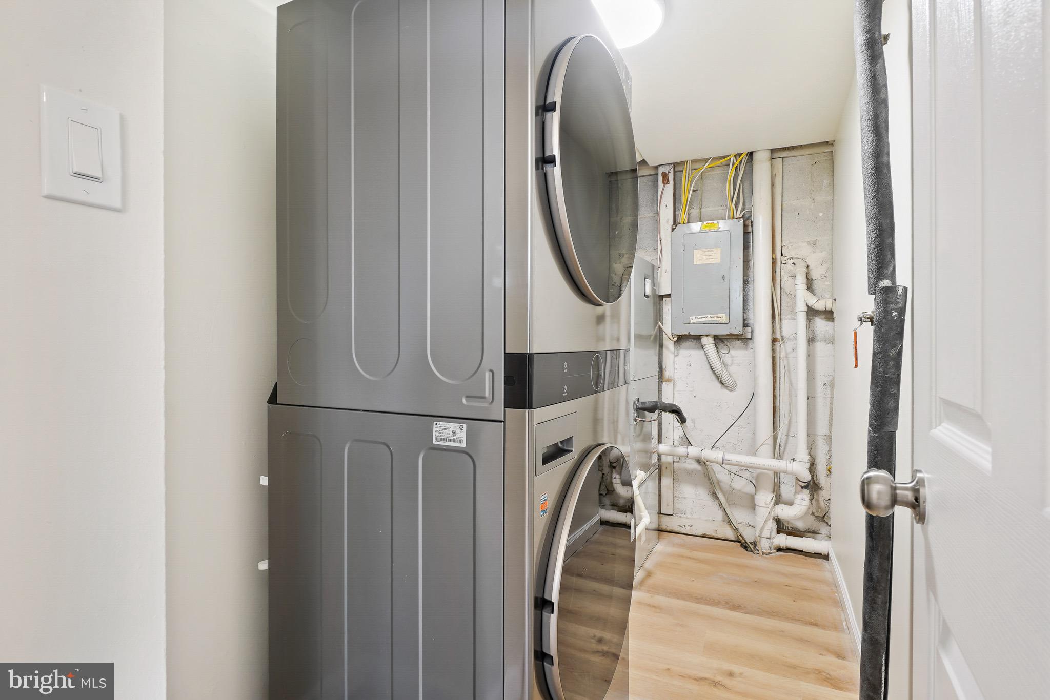 TERRACE TOWNHOUSES OF ANNANDALE - Residential