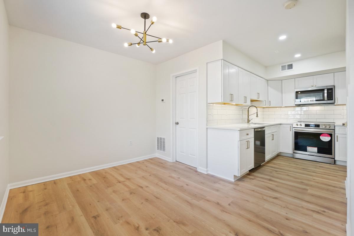 TERRACE TOWNHOUSES OF ANNANDALE - Residential