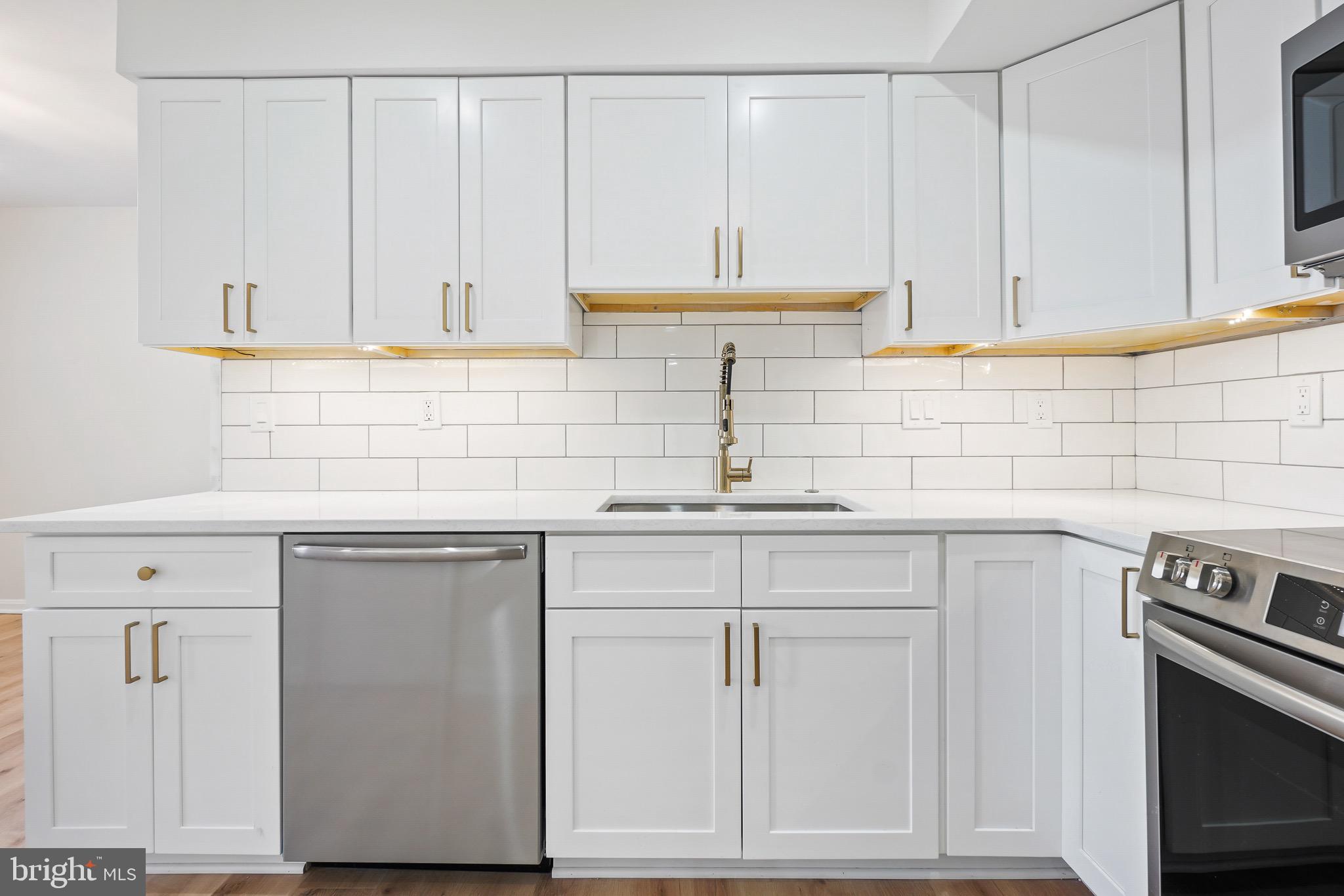 TERRACE TOWNHOUSES OF ANNANDALE - Residential