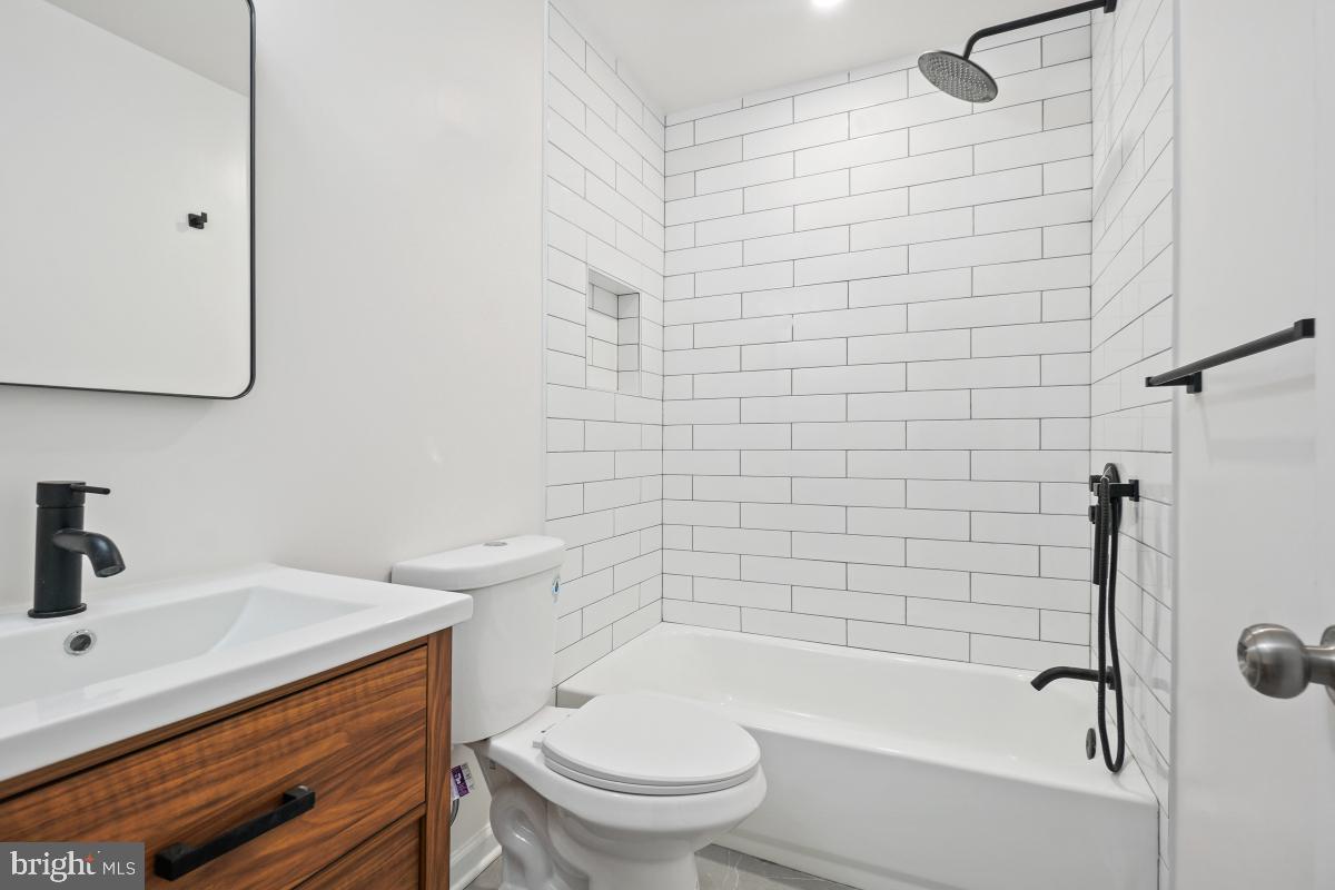 TERRACE TOWNHOUSES OF ANNANDALE - Residential