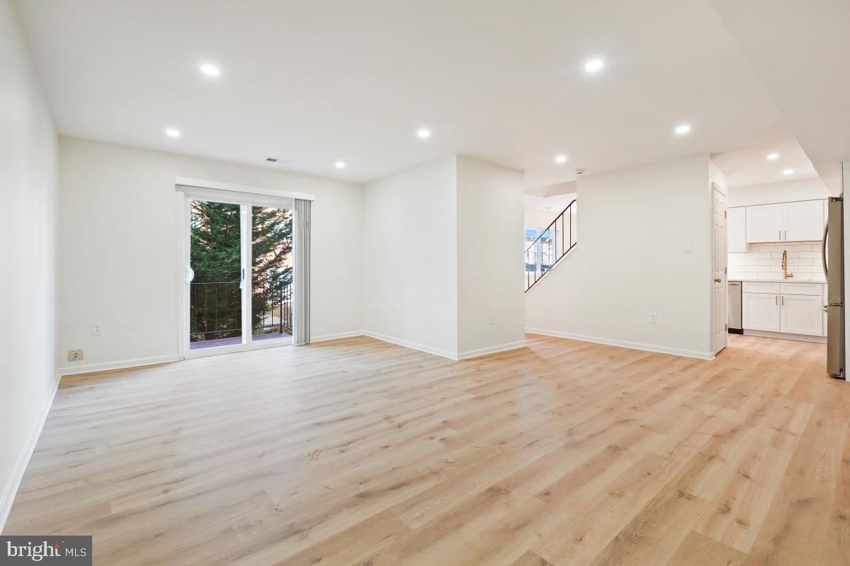 TERRACE TOWNHOUSES OF ANNANDALE - Residential