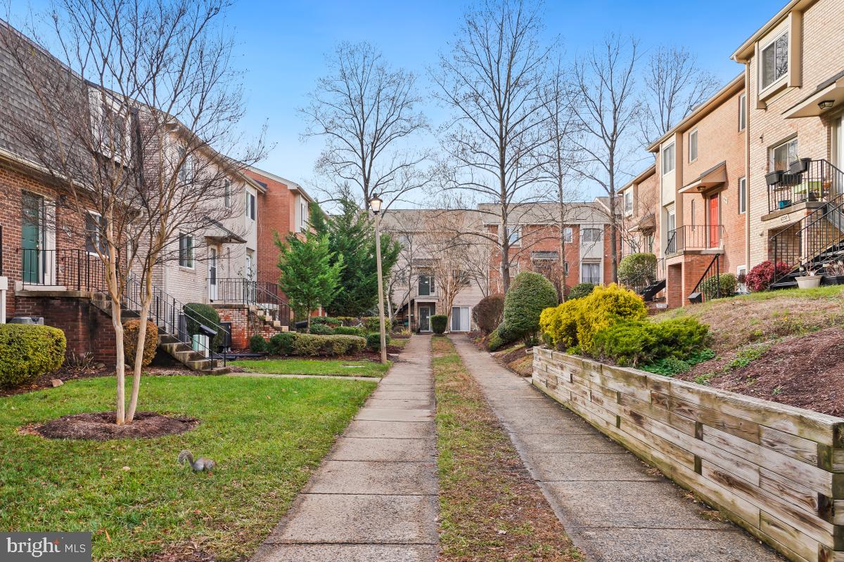 TERRACE TOWNHOUSES OF ANNANDALE - Residential