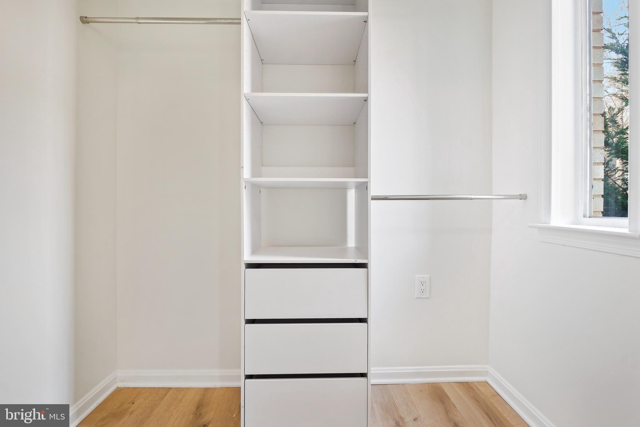 TERRACE TOWNHOUSES OF ANNANDALE - Residential