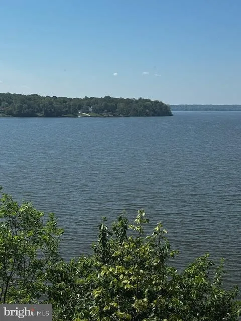 9901 Indian Queen Point Road, Fort Washington, MD MLS: MDPG2151136