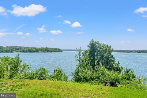 9901 Indian Queen Point Road, Fort Washington, MD MLS: MDPG2151136
