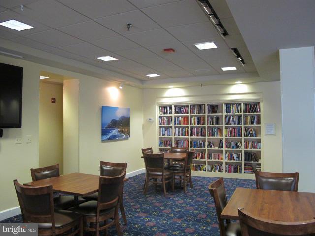 TURNBERRY COURTS AT LEIS - Residential