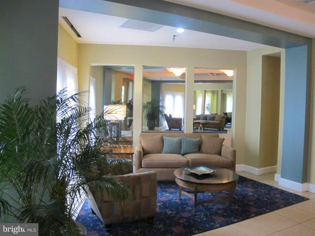 TURNBERRY COURTS AT LEIS - Residential