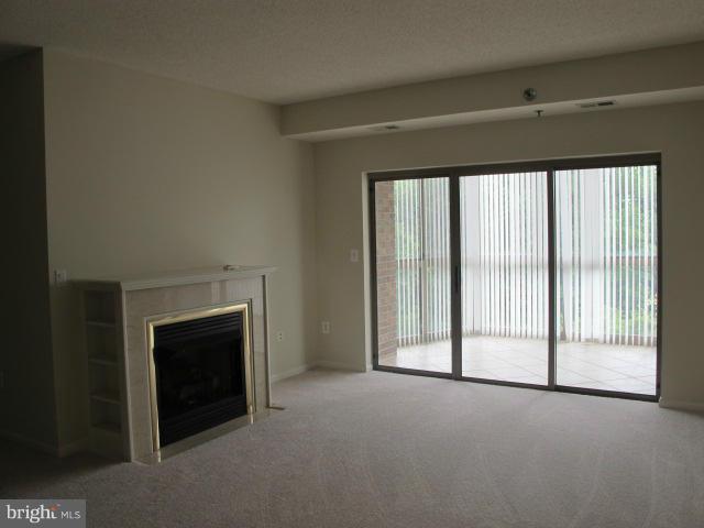 TURNBERRY COURTS AT LEIS - Residential