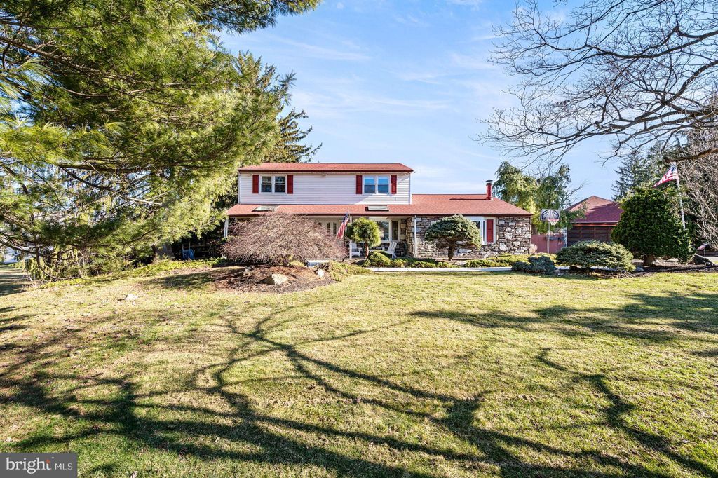 Photo of 947 Barnswallow Lane, HUNTINGDON VALLEY, PA 19006 (MLS # PAMC2170056)