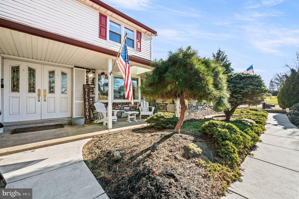 Photo of 947 Barnswallow Lane, HUNTINGDON VALLEY, PA 19006 (MLS # PAMC2170056)