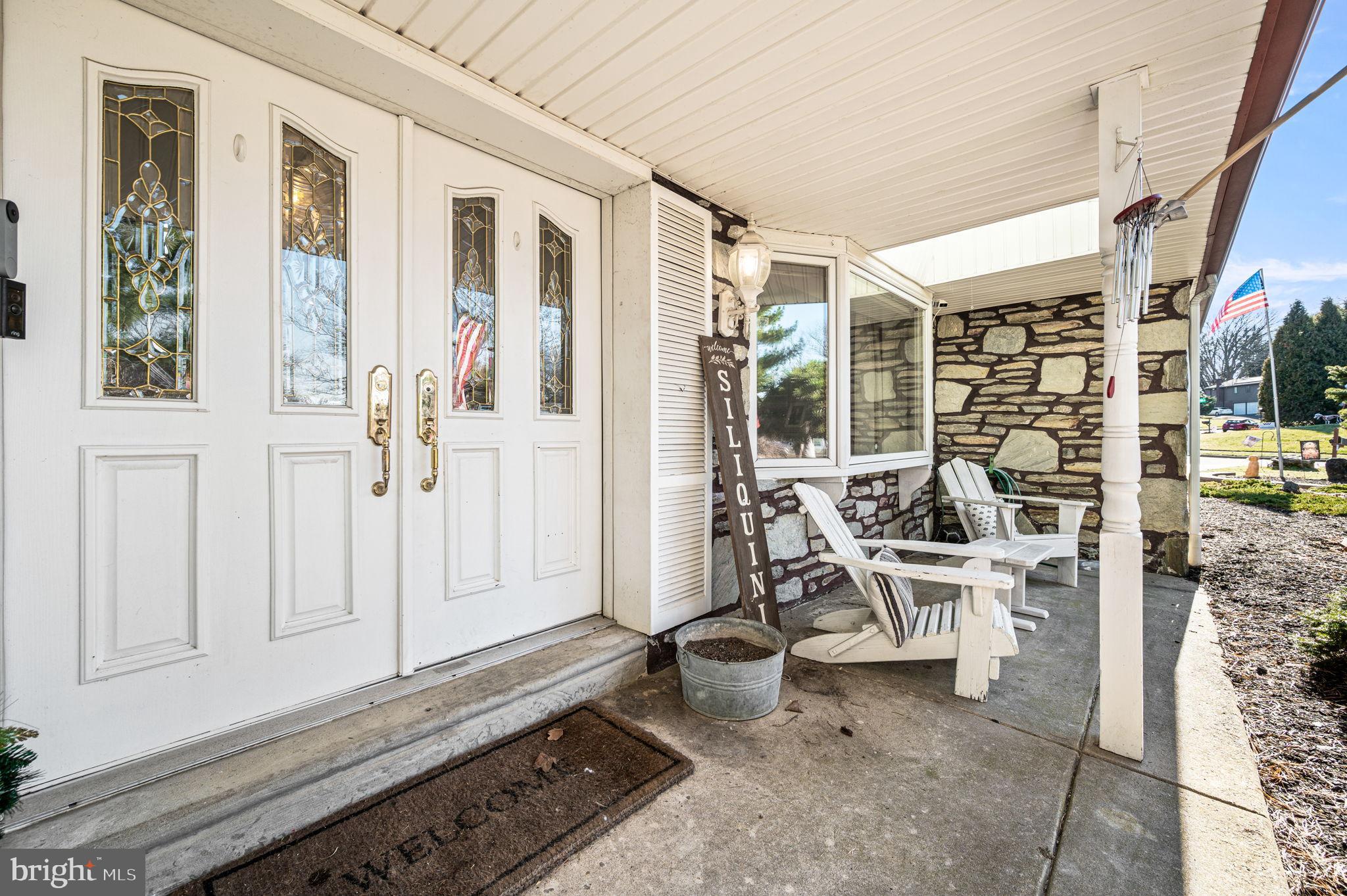 947 BARNSWALLOW LANE