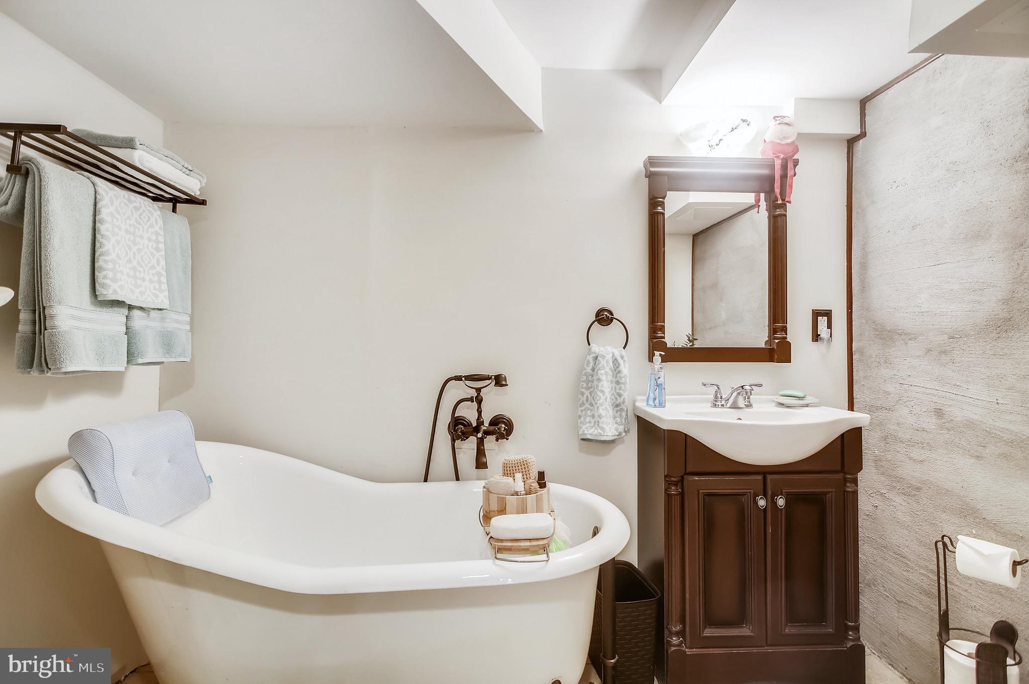 OLAN PLAZA - Residential